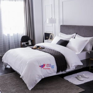 Cearceaf de Pat Alb Damasc 1 cm – Eleganță și Rezistență pentru Domeniul HORECA